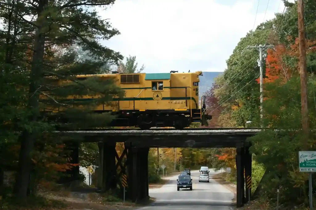 what to do in North Conway - train on road